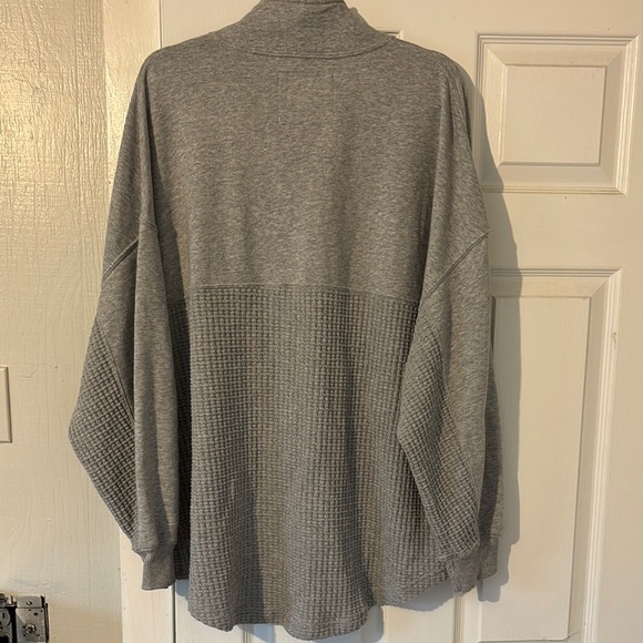 AE Over sized Quarter Zip - Picture 4 of 4